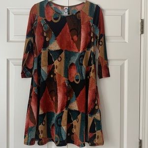 Shift dress. 3/4 sleeve by Honeyme.  Women’s small.